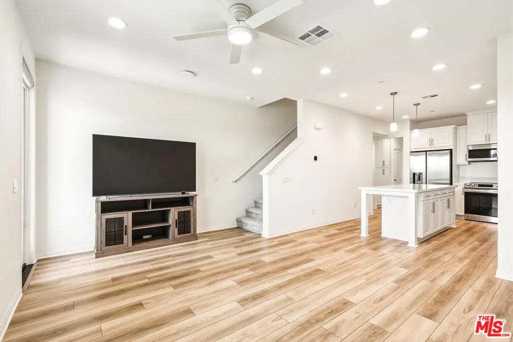1095 N Harbor Blvd, Anaheim, CA 92801 - #1