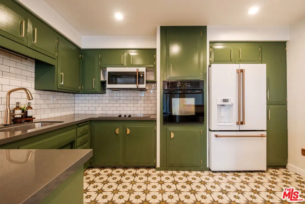 4343 Finley Avenue #25, Los Angeles, CA 90027 - #1