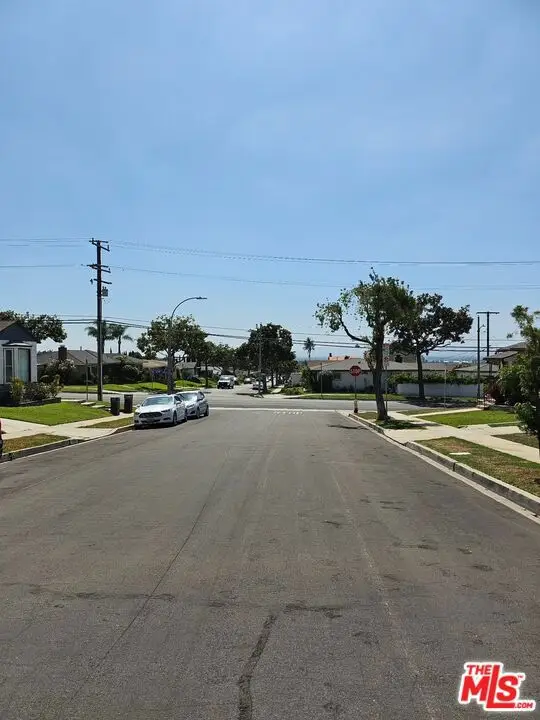 10245 S 5th Avenue, Inglewood, CA 90303 - #3