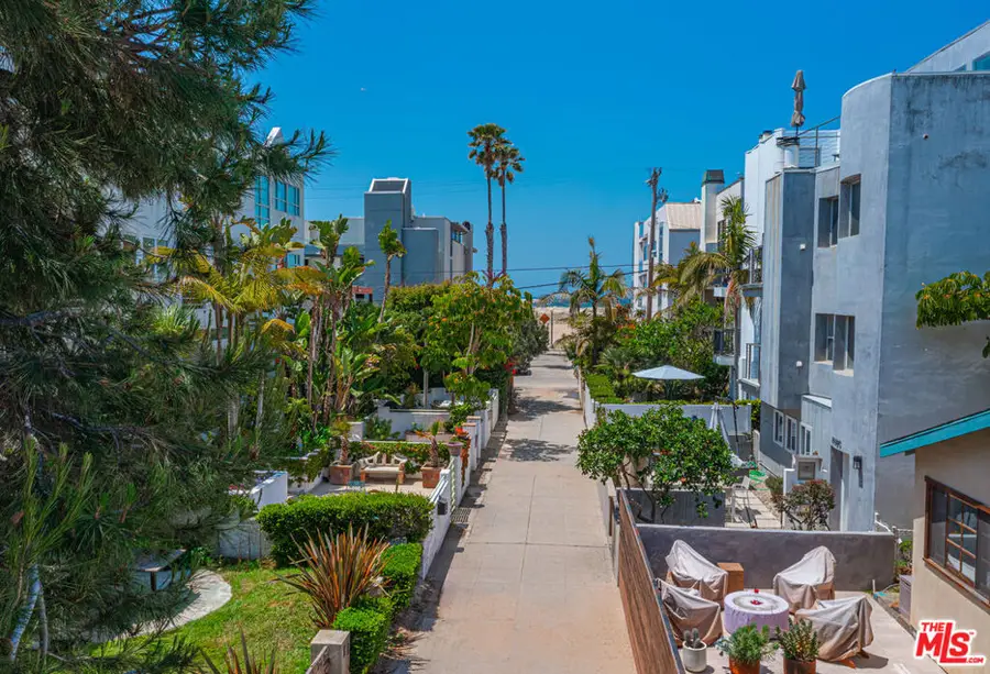 21 Voyage Street, Los Angeles, CA 90292 - #3