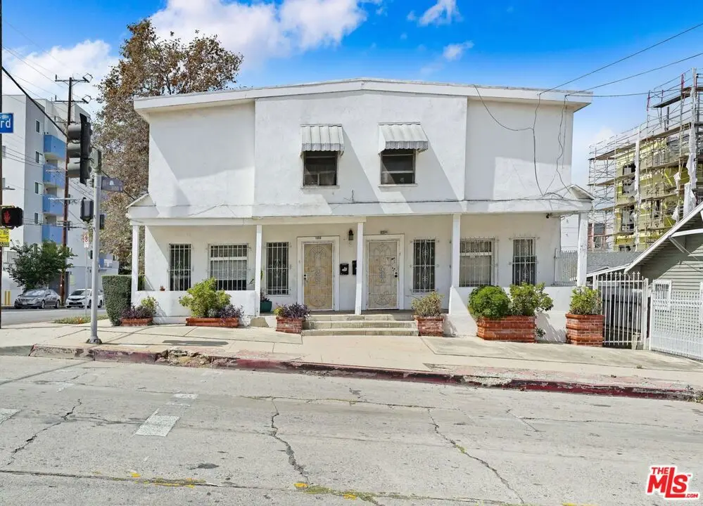 1059 S Harvard Boulevard, Los Angeles, CA 90006 - #1