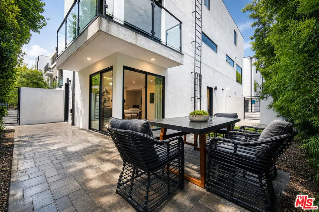 11614 Colfax Meadow Lane, Studio City, CA 91604 - #1