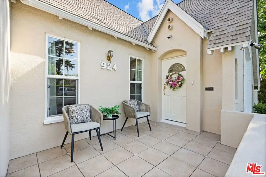 924 E Glenoaks Boulevard, Glendale, CA 91207 - #3