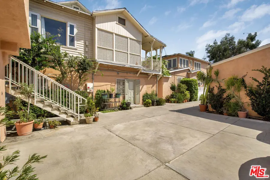 5913 Willoughby Avenue, Los Angeles, CA 90038 - #2