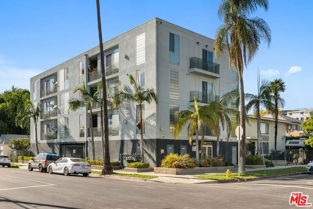201 N Manhattan Place, Los Angeles, CA 90004 - #1