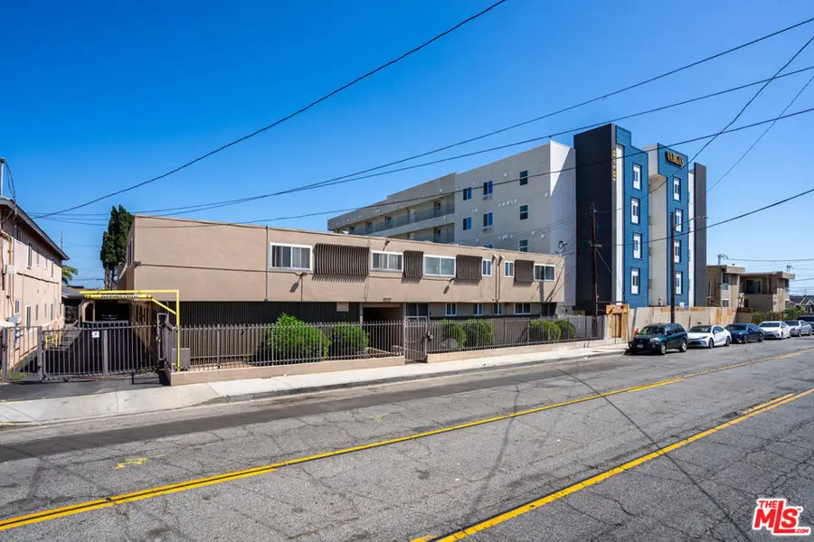10130 S Inglewood Avenue, Inglewood, CA 90304 - #3