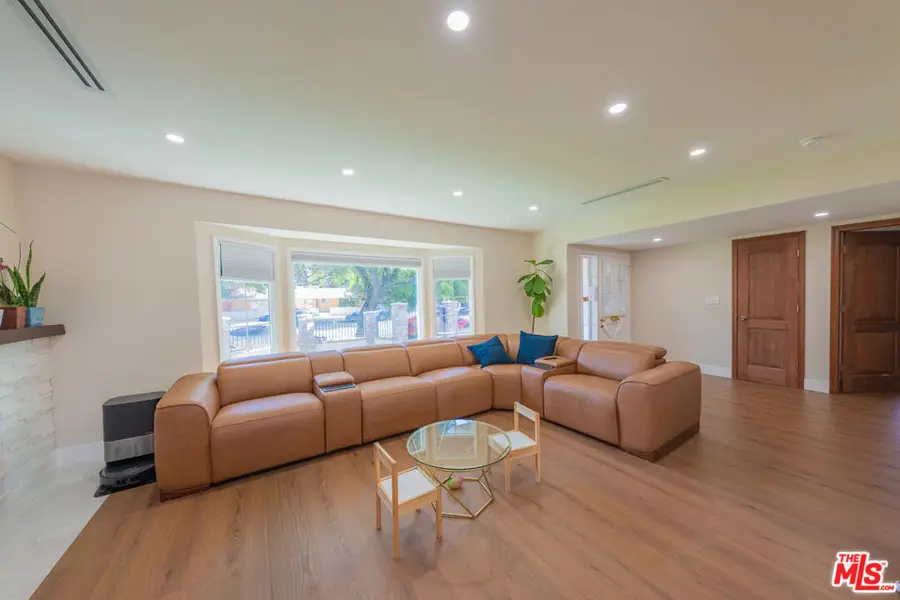 6414 Corbin Avenue, Reseda, CA 91335 - #3