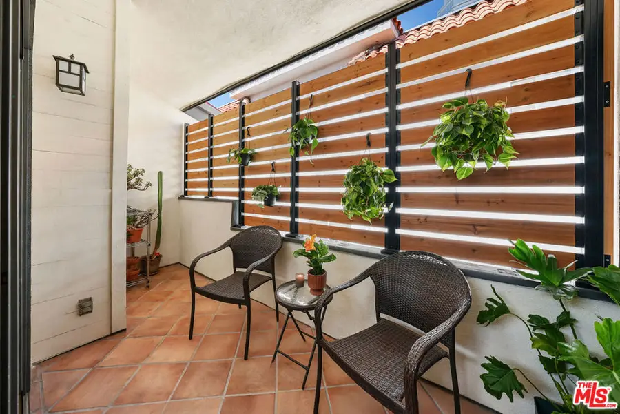 1250 Amherst Avenue #302, Los Angeles, CA 90025 - #2