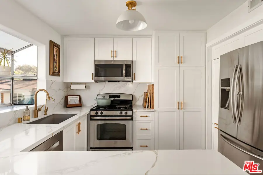 4192 Marcasel Avenue #2, Culver City, CA 90066 - #2