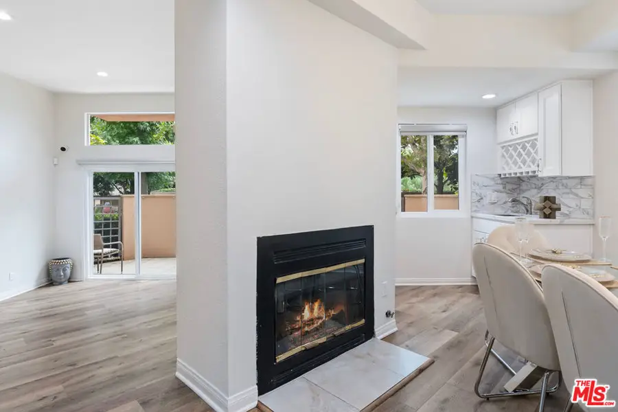18730 Hatteras Street #25, Tarzana, CA 91356 - #2