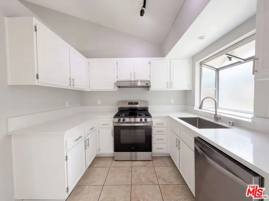 545 Spruce Court, Palmdale, CA 93550 - #2
