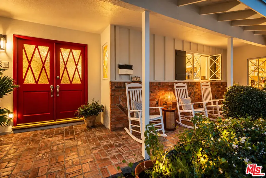 23431 Clarendon Street, Woodland Hills, CA 91367 - #3