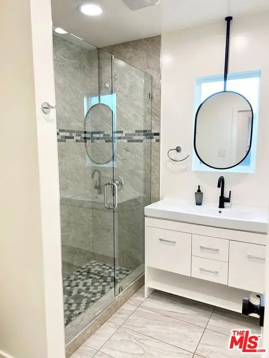 5222 5220 Whitsett Avenue #2, Valley Village, CA 91607 - #3