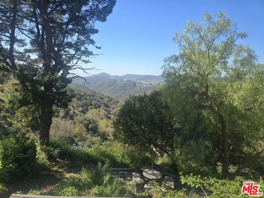 2385 Roscomare Road #B2, Los Angeles, CA 90077 - #2