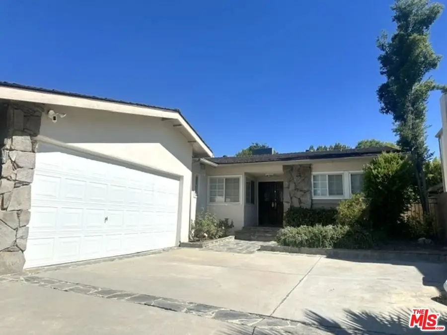 4934 Bluebell Avenue, Valley Village, CA 91607 - #3