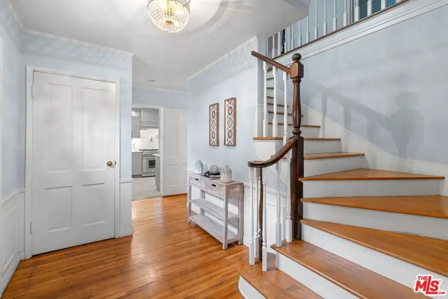 2427 Benedict Canyon Drive, Beverly Hills, CA 90210 - #2