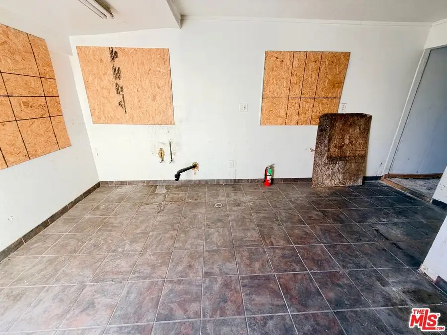 1029 S Normandie Avenue, Los Angeles, CA 90006 - #2
