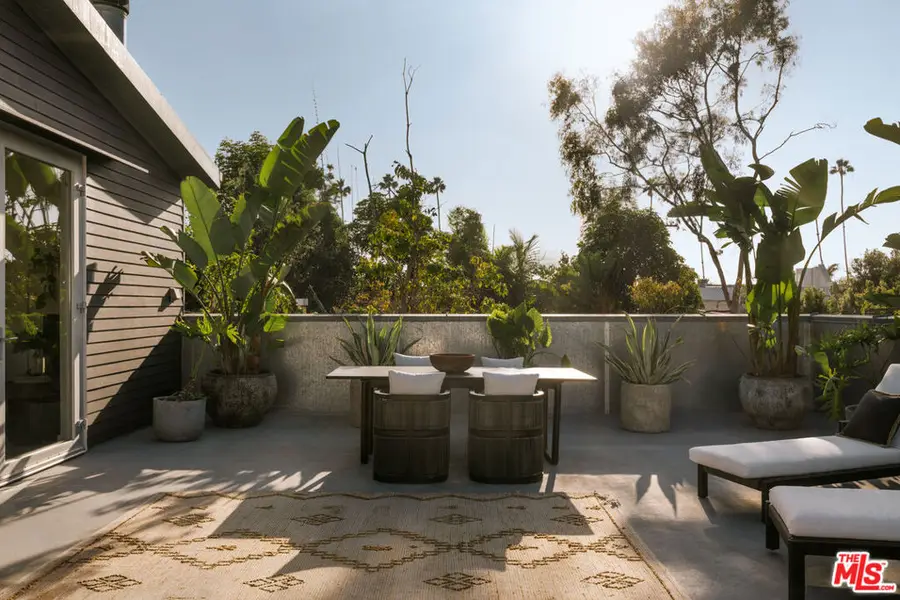 633 Santa Clara Avenue, Venice, CA 90291 - #2