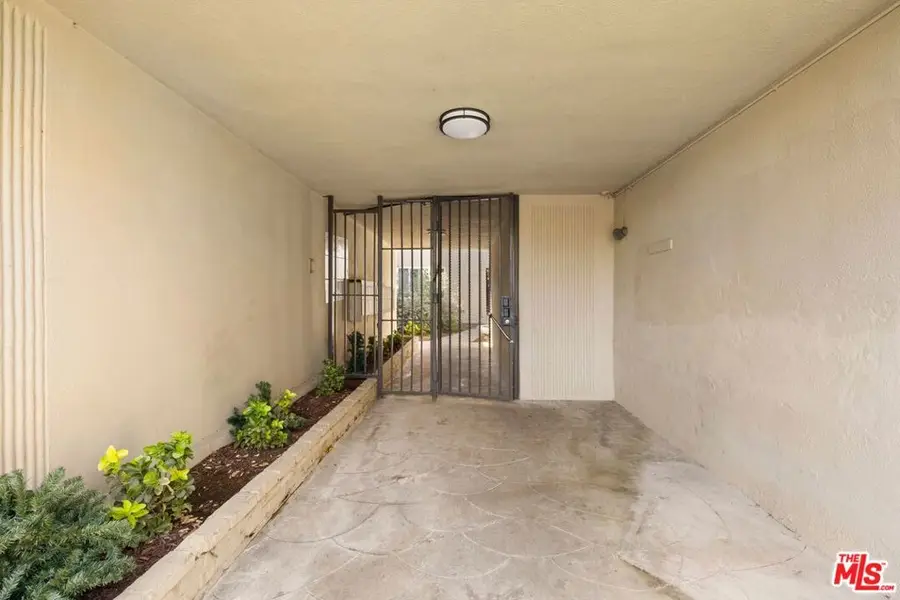 4646 Coliseum Street, Los Angeles, CA 90016 - #3