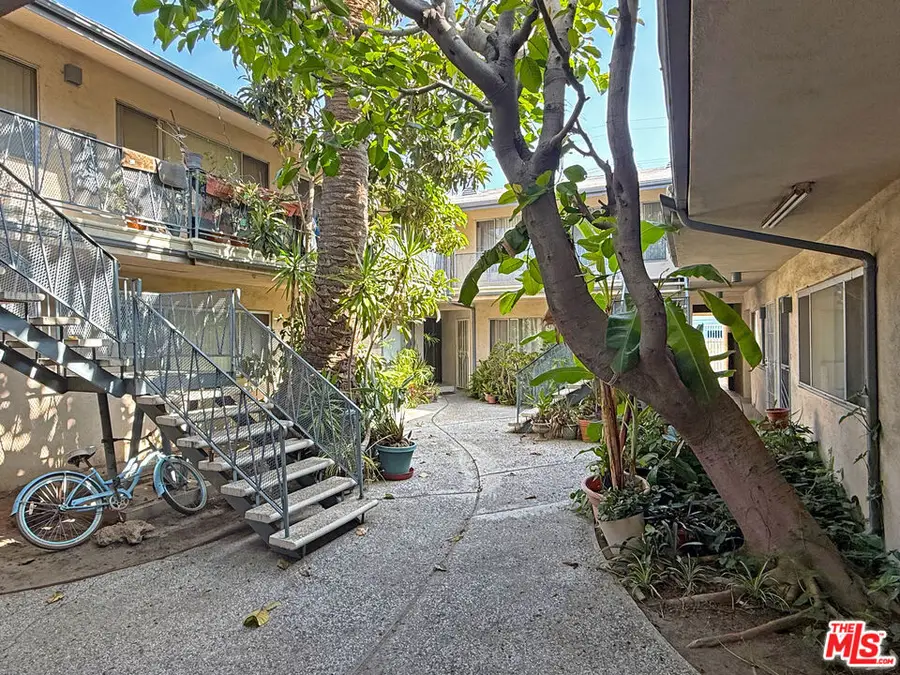 3340 Overland Avenue, Los Angeles, CA 90034 - #3
