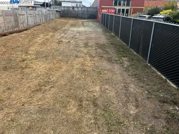 Magnolia St, Oakland, CA 94608