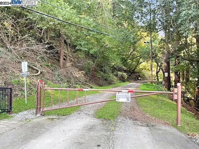 197-100-17, Fairfax, CA 94930 - Image #2