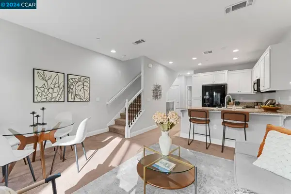 1252 Detroit Ave #2, Concord, CA 94520