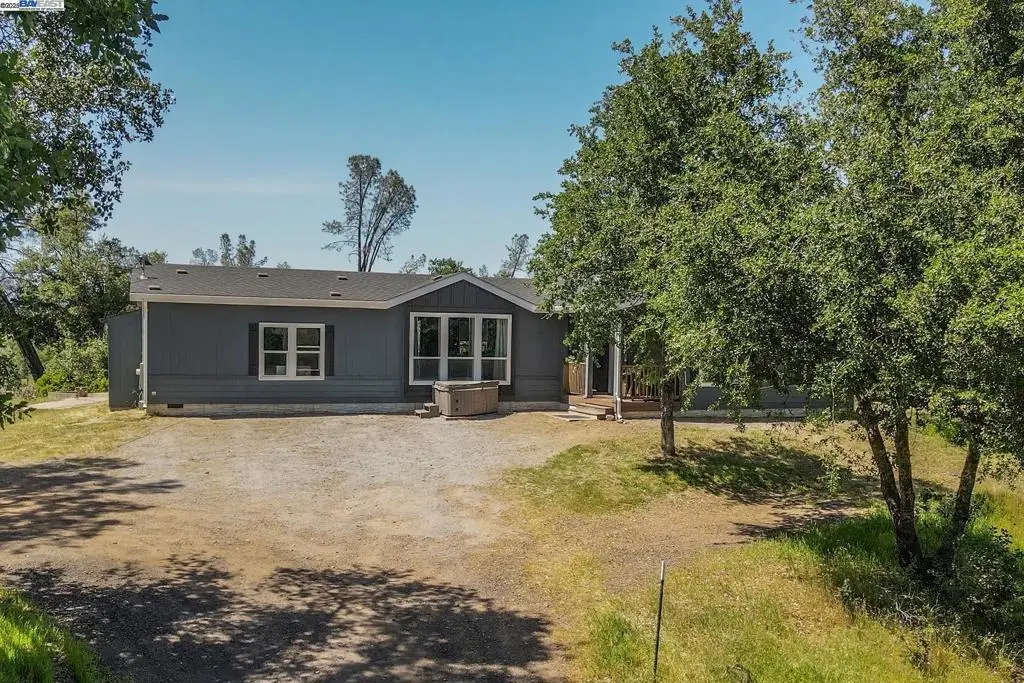 21679 Squaw Grass Trail, Redding, CA 96003 - Image #1