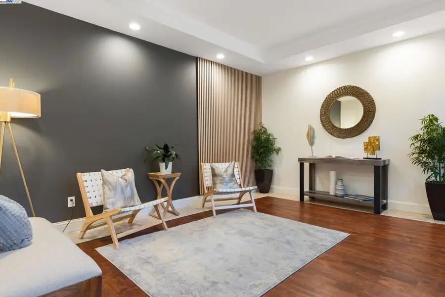 6440 Longcroft Dr, Oakland, CA 94611 - Image #3