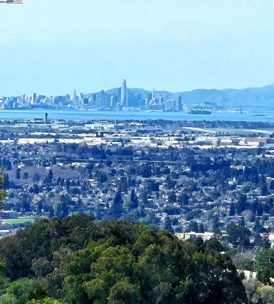 0 Chronicle, Hayward, CA 94542 - Image #1