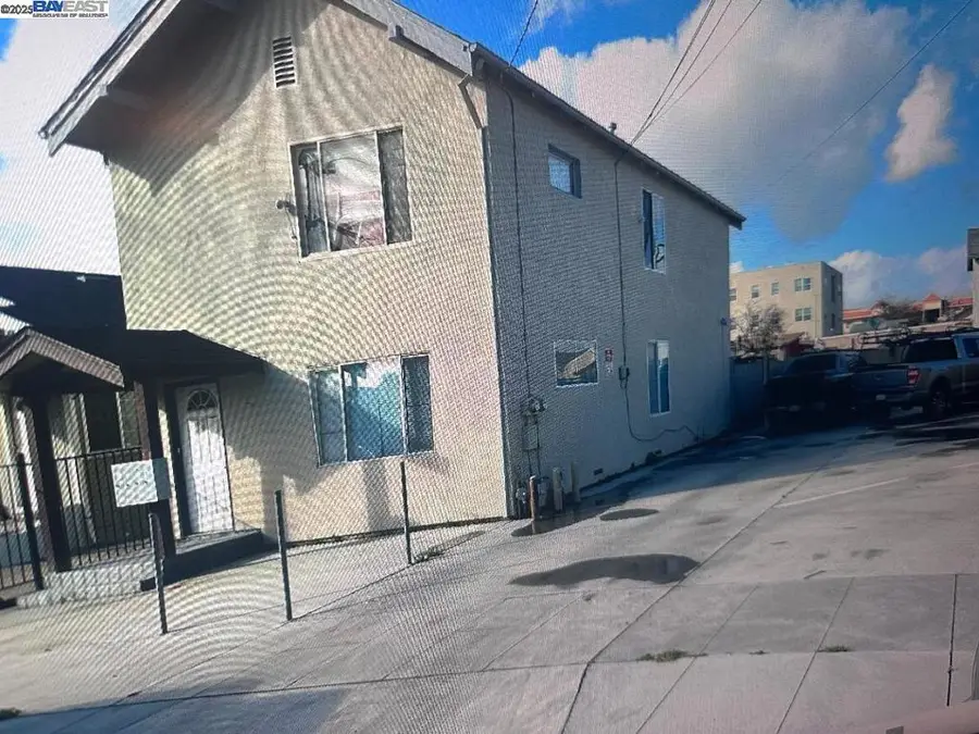 1317 Chanslor Ave, Richmond, CA 94801 - Image #2