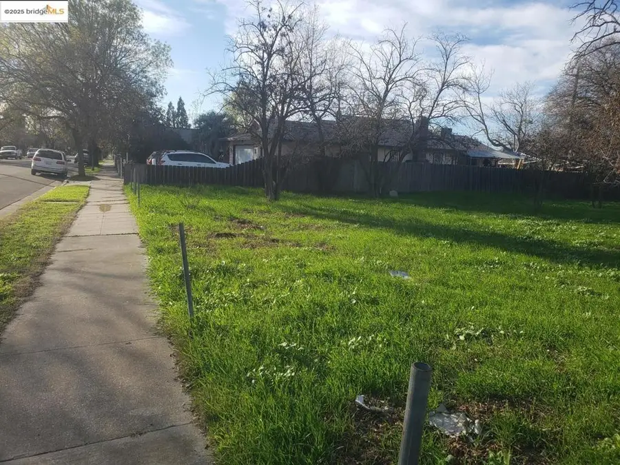 2387 E Lafayette St, Stockton, CA 95205 - Image #2
