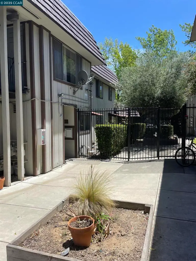 2005 Sierra Rd, Concord, CA 94518 - Image #2