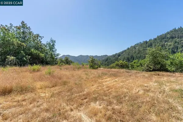 Address Withheld By Seller, Kentfield, CA 94904