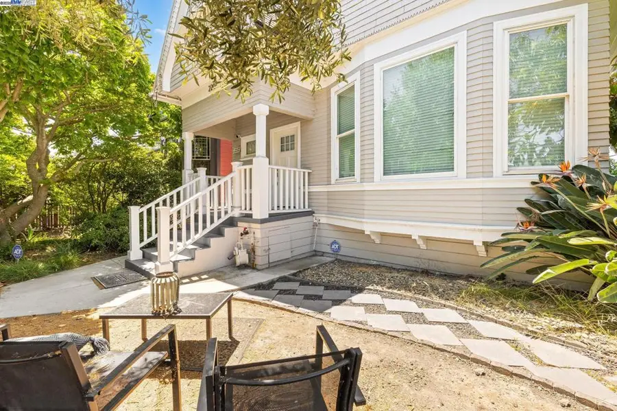 2207 E 21st St, Oakland, CA 94606 - Image #3