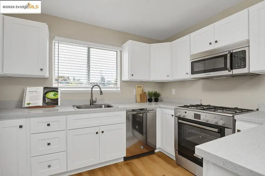 10500 Creekside Circle, Oakland, CA 94603 - Image #3