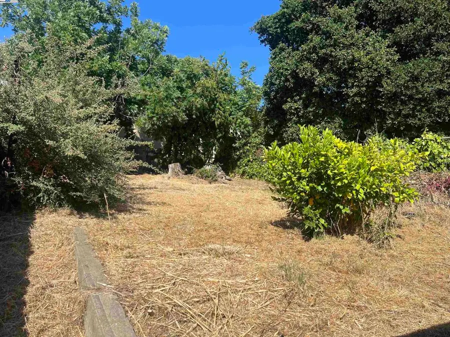 6908 Macarthur Blvd, Oakland, CA 94605 - Image #3