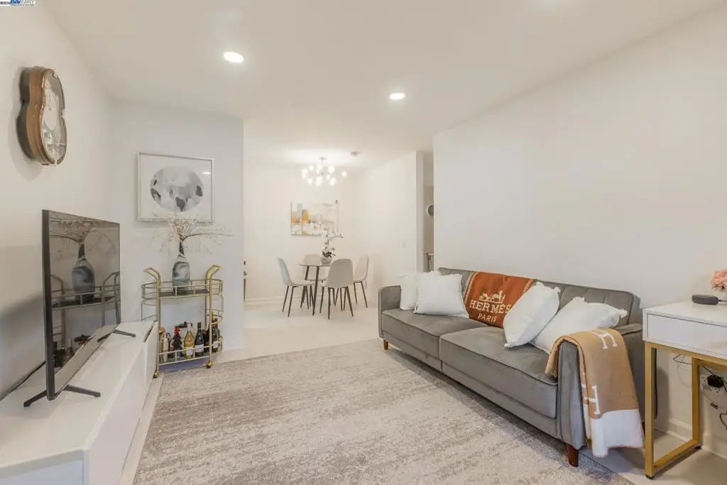 408 Boardwalk Ave #1, San Bruno, CA 94066 - Image #1