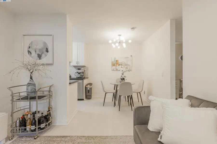 408 Boardwalk Ave #1, San Bruno, CA 94066 - Image #2