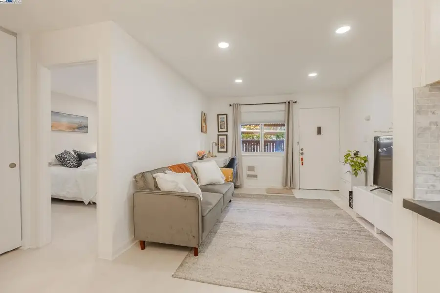 408 Boardwalk Ave #1, San Bruno, CA 94066 - Image #3