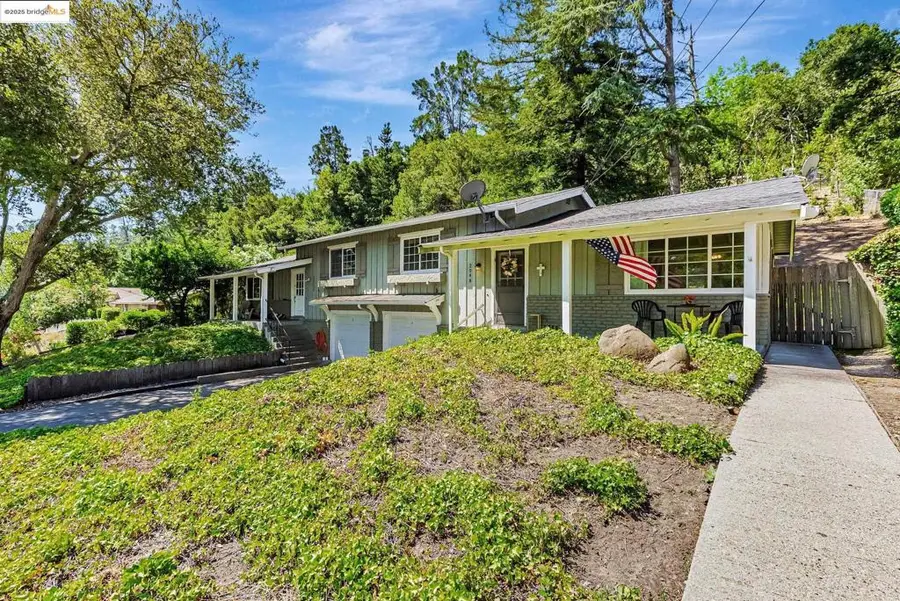 2048 Donald Dr, Moraga, CA 94556 - Image #2