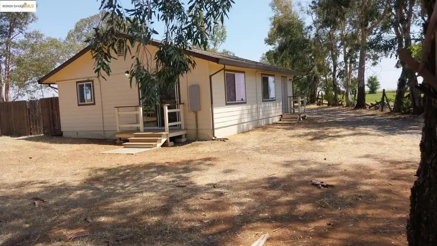1408 Riosa Rd, Lincoln, CA 95648 - Image #2