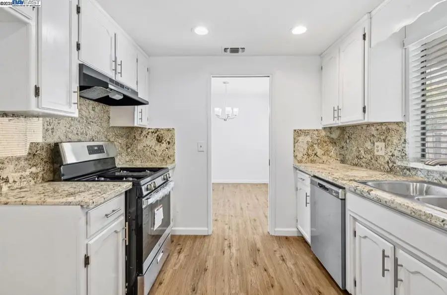 1272 Eastridge Pl, Manteca, CA 95336 - Image #2