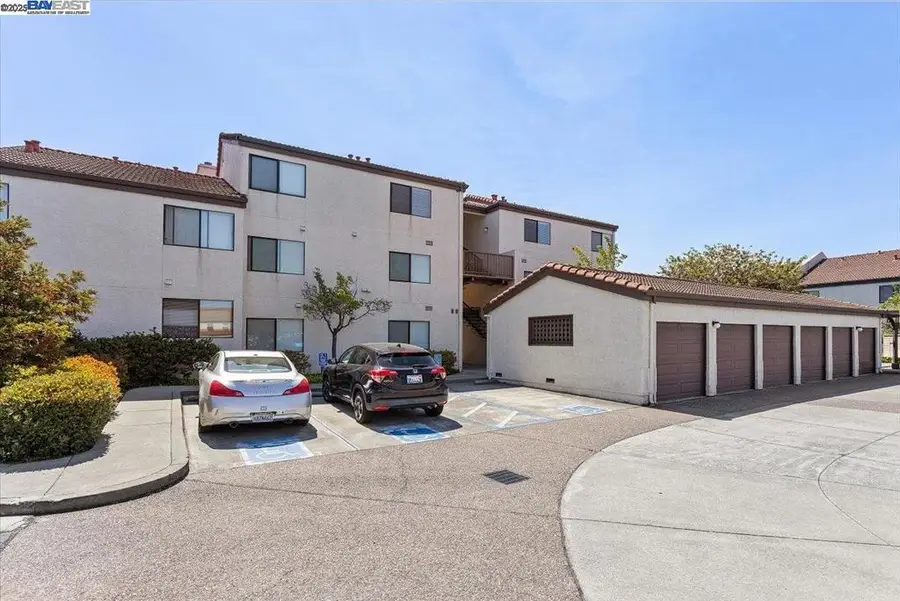 21103 Gary Dr #303, Hayward, CA 94546 - Image #2