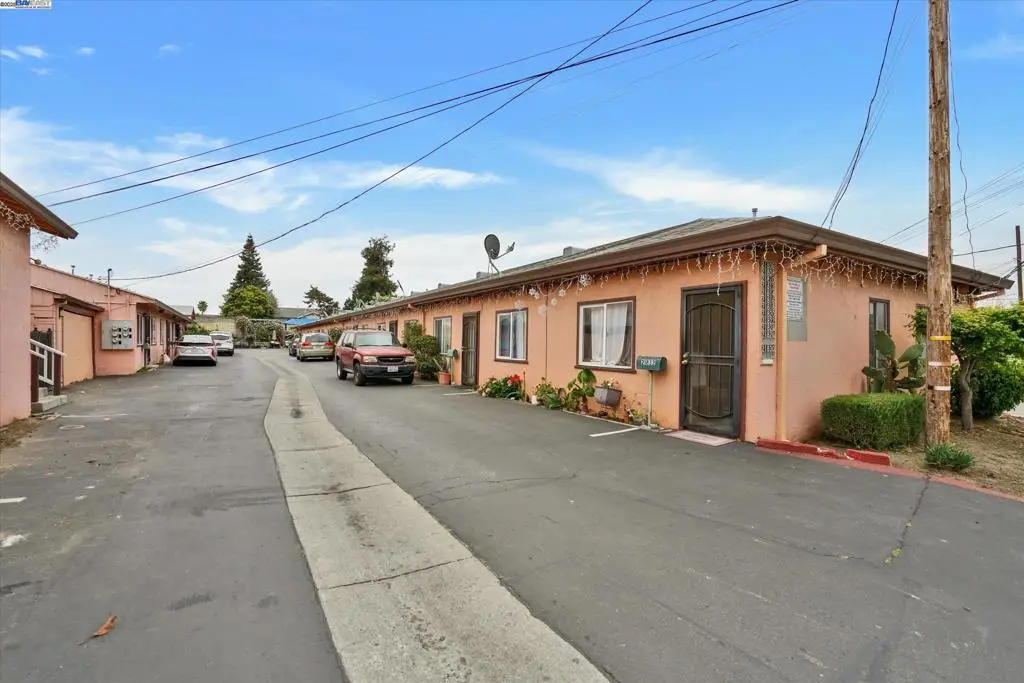21806 Meekland Ave, Hayward, CA 94541 - Image #1