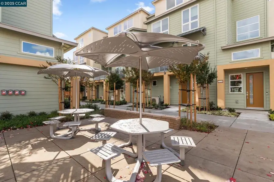 27263 Lumina Ct, Hayward, CA 94541 - Image #2