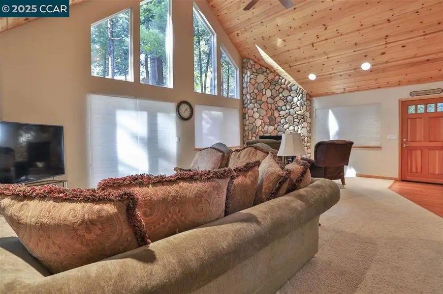 2883 Chinook Way, Dorrington, CA 95223 - Image #3