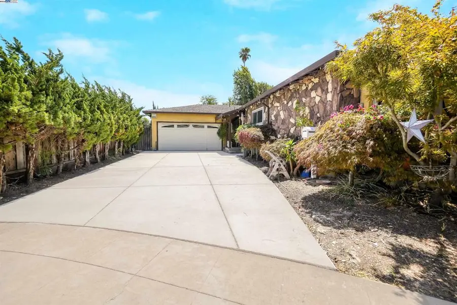 512 Teasdale Pl, Hayward, CA 94544 - Image #3