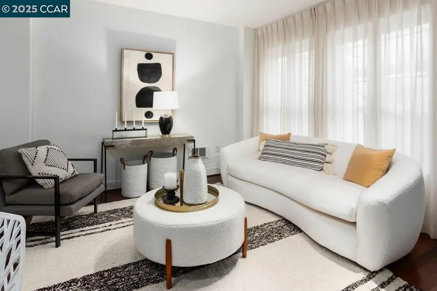 438 W Grand Ave #528, Oakland, CA 94612 - Image #2