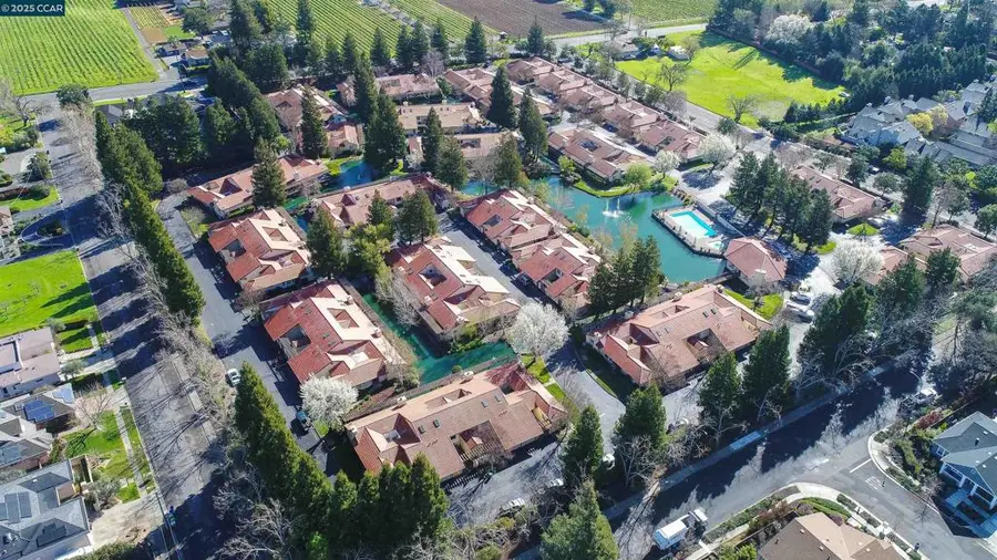 11 Fountain Grove Cir, Napa, CA 94558 - Image #3